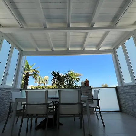 Con Piscina L'approdo بيت للعطل بارليتا